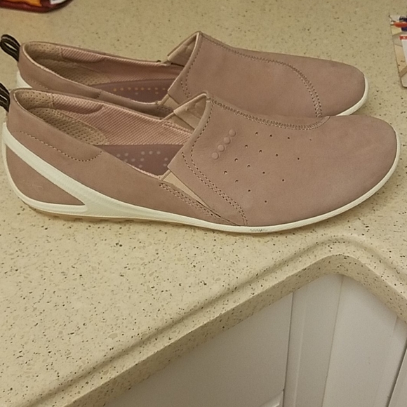 Ecco Shoes - Ecco Slip-On Sneakers in Dusty Rose and White